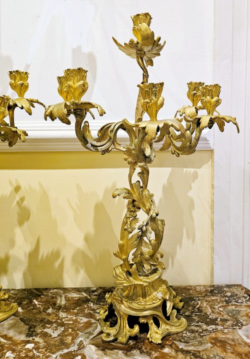 Kandelaber Leuchter Girandole Rokoko Louis XV H. 62 cm. Monogramm AAA