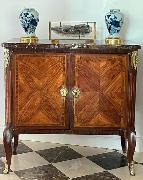 Alternative view of Kommode Anrichte Buffet Rokoko Frankreich Transition Louis XV um 1765  gestempelt A.L.GILBERT   André Louis Gilbert (17466-1809)