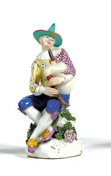 Meissen Porzellan um 1740  Dudelsackspielender Harlekin Modell von Johann Joachim Kaendler