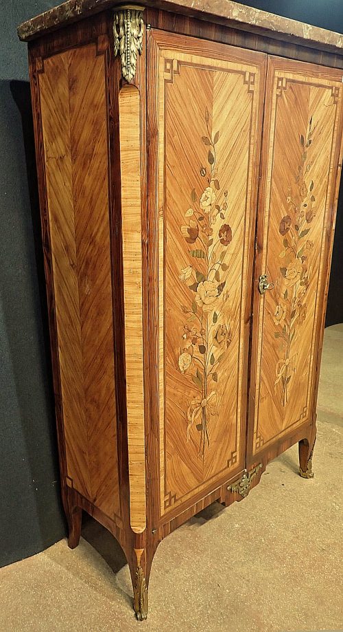 Alternative view of Schrank Klassizismus Transition Frankreich um 1765 JEAN GEORGES SCHLICHTIG attr. Maître 2.Oktober 1765