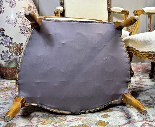 Fauteuils vier bzw. 2 x zwei Sessel Rokoko Frankreich Louis XV um 1750 H. 100 cm, Br. 72 cm, T. 50 cm Die Fauteuils können auch paarweise abgegeben werden.