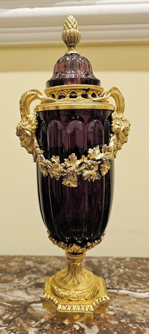Potpourri Vase Glas Amethyst Farbe Klassizismus Louis XVI Frankreich 19.Jh.  Höhe 32 cm
