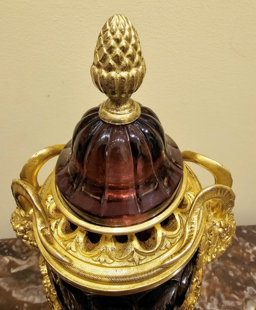 Potpourri Vase Glas Amethyst Farbe Klassizismus Louis XVI Frankreich 19.Jh. Höhe 32 cm