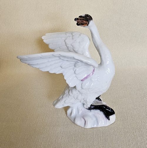 Schwan Porzellan Meissen um 1765 Modell von Johann Joachim Kaendler H. 11 cm