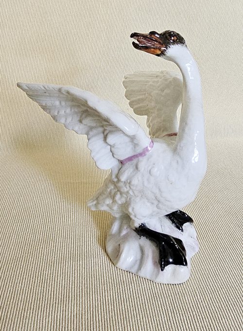 Schwan Porzellan Meissen um 1765 Modell von Johann Joachim Kaendler H. 11 cm
