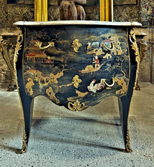 Kommode Rokoko Frankreich Louis XV um 1750 Koromandellack Adrien Delorme attr.  Br. 88 cm, H. 84 cm, T. 48 cm  Adrien Delorme Maître 22. Juni 1748