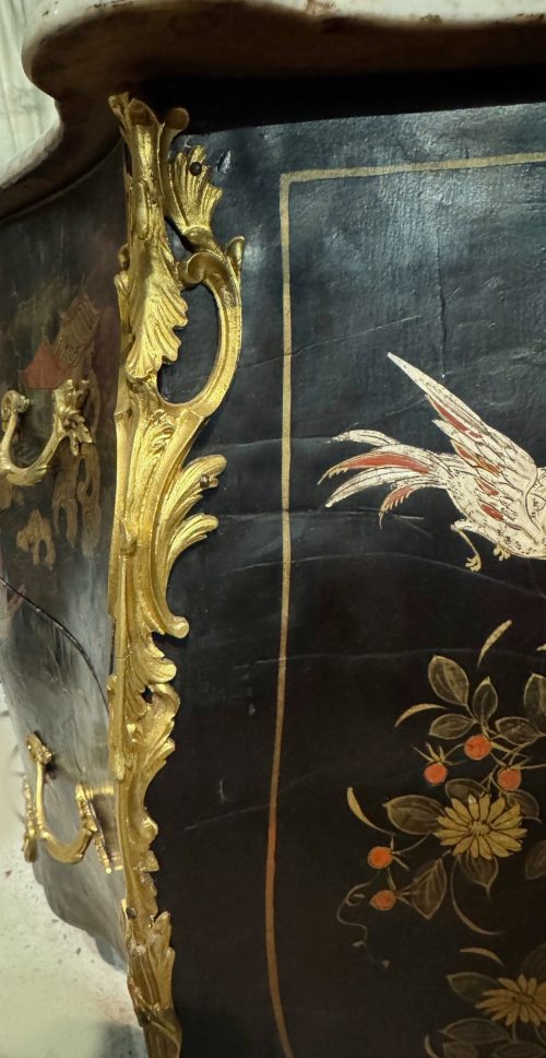 Kommode Rokoko Frankreich Louis XV um 1750 Koromandellack Adrien Delorme attr.  Br. 88 cm, H. 84 cm, T. 48 cm  Adrien Delorme Maître 22. Juni 1748 – Bild 5