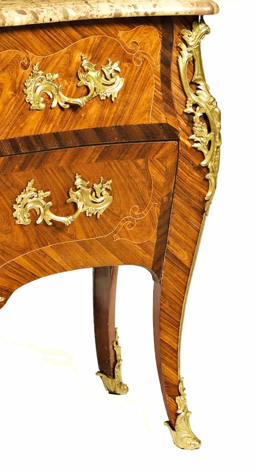 Prächtige Kommode Rokoko gestempelt „J C….“ Jacques-Charles-Denis Chartier sowie JME Frankreich Louis XV um 1760 – Bild 6
