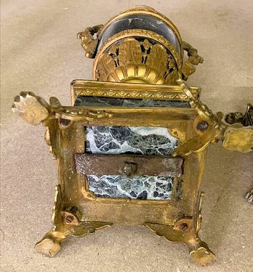 Vasen Paar Rußland St.Petersburg Mitte 19.Jh. Grüner Marmor mit Goldbronzemontierung – Bild 5