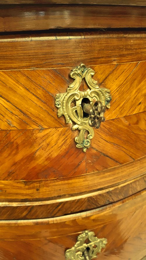 Kommode Rokoko Frankreich Louis XV um 1750   Rosenholz- und Palisanderfurnier – Bild 4